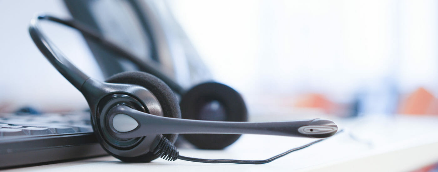pros and cons of call center outsourcing